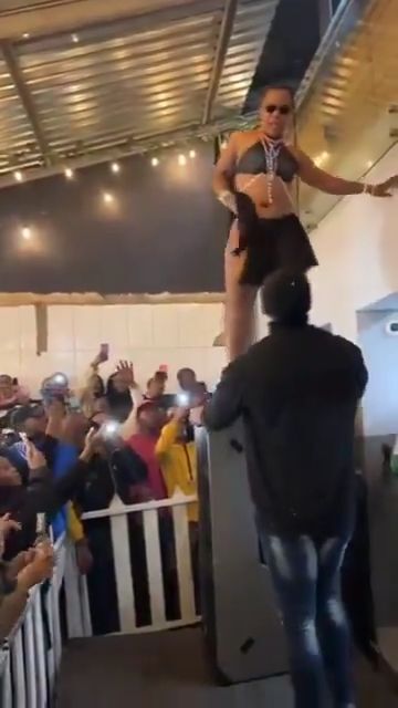 Zodwa Wabantu Showing Pussy, Dancing Fully Naked On Stage