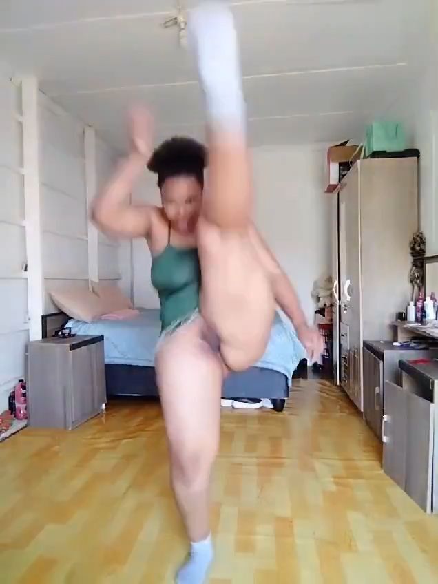 Zulu Dance Pussy No Panties